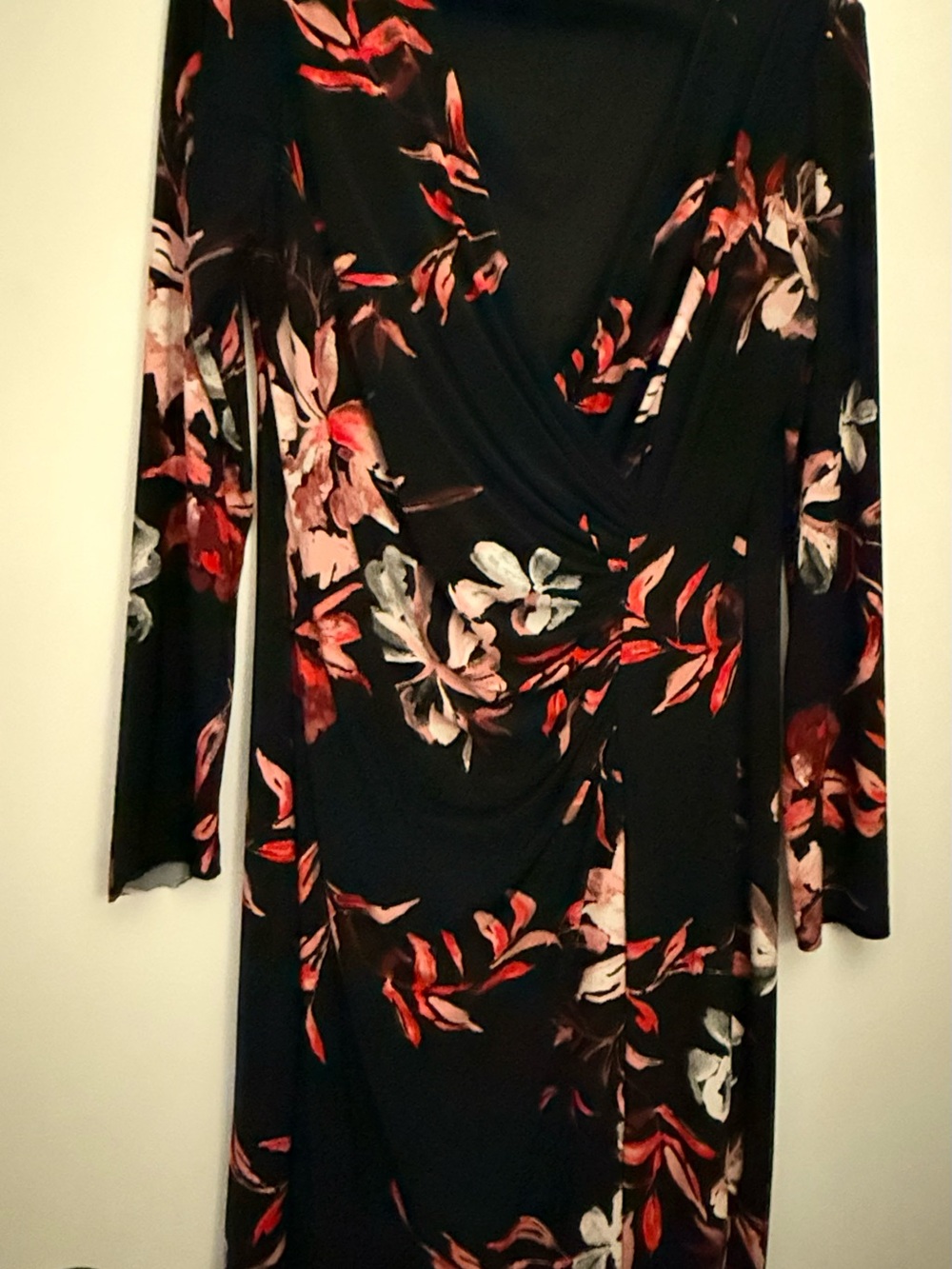 American Living Black Floral Draped V-Neck Long Sleeve Tee